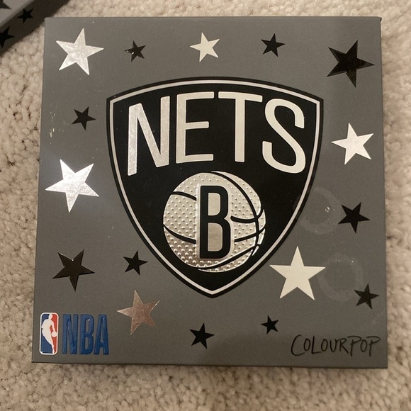 ColourPop Brooklyn Nets eyeshadow palette - Picture 3 of 6